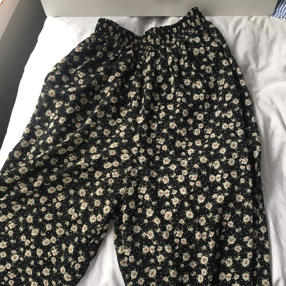 Black floral flow pants
